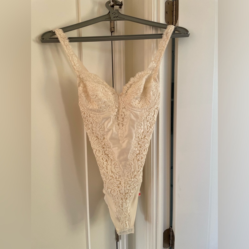 Triumph International Vintage Cream Girdle with Lace Bodice & Adjustable Straps